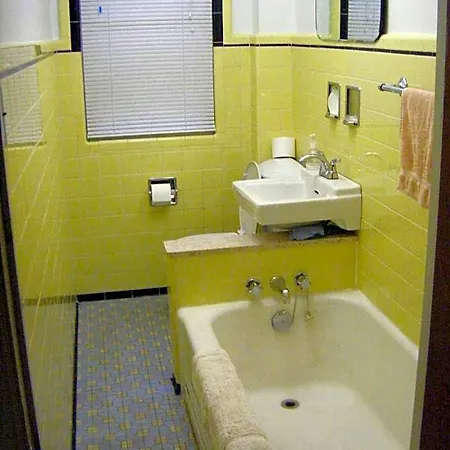 Des Arts Bed & Breakfast 2*