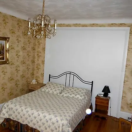 Des Arts Bed & Breakfast 2*