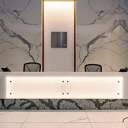 Hotel Restays