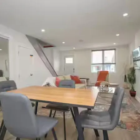 Montfort Apartment *
