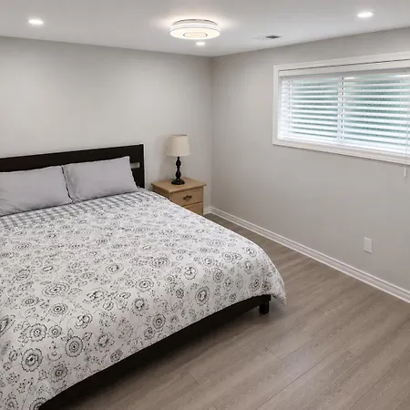 Home In The Heart Of Kanata Ottawa Guest house
