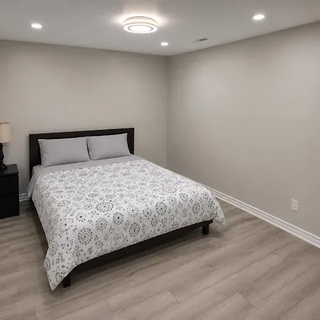 Home In The Heart Of Kanata Ottawa Guest house