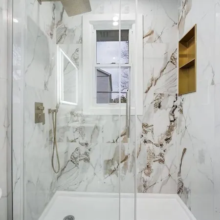 Downtown Luxury House Close To The Nature Holiday home Ottawa