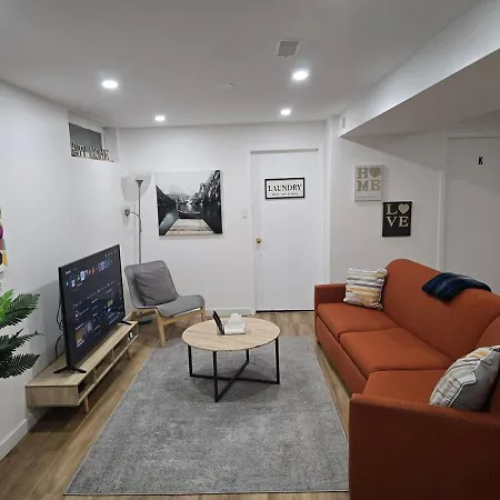 Elegant Basement In Barrhaven, Apartment *