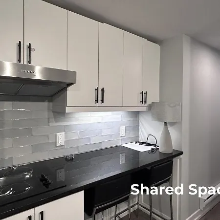 Downtown 5 Mins To U Apartment *