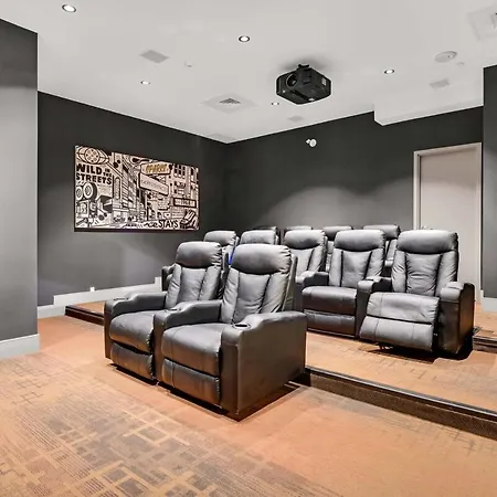 Apartment Executive With Parking Dt Ottawa