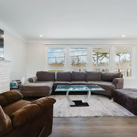 Beautiful Single Family In Apartment
