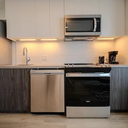 In The Heart Of Westboro Apartment *