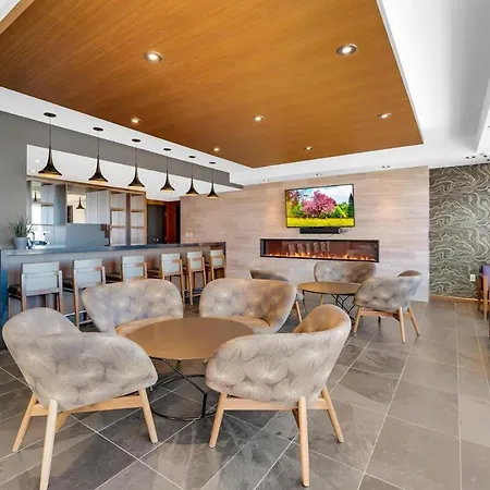 Apartment Executive With Parking Dt