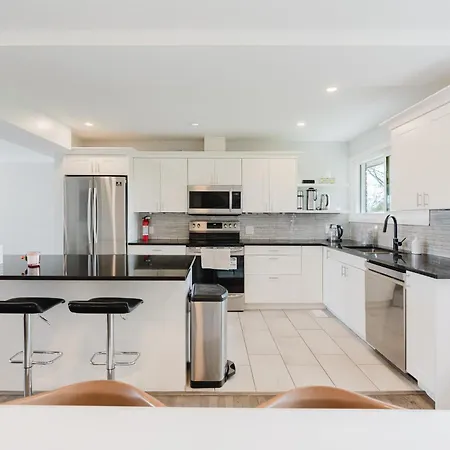 Beautiful Single Family In Apartment Ottawa