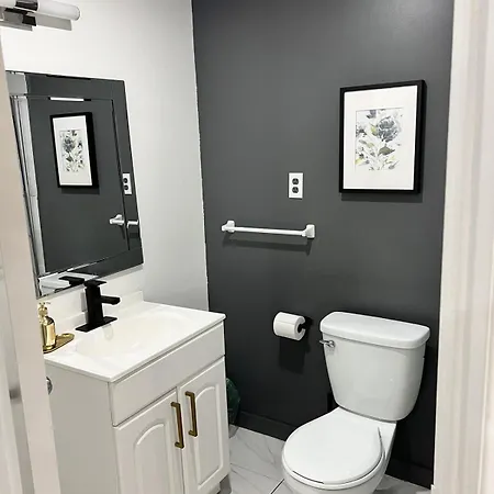 Apartment Elegant Basement In Barrhaven, Ottawa