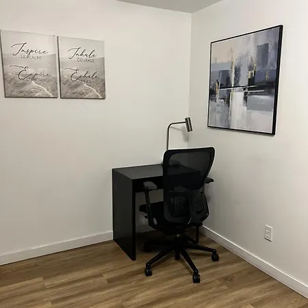 Elegant Basement In Barrhaven, Apartment *