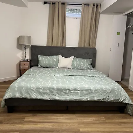Elegant Basement In Barrhaven, Apartment *