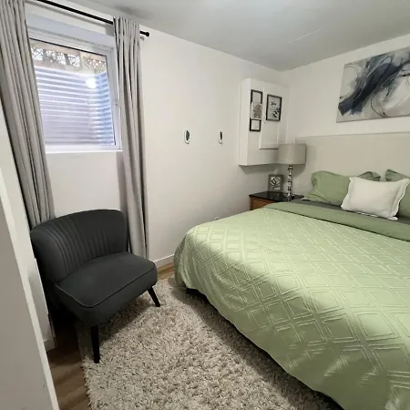 Elegant Basement In Barrhaven, *