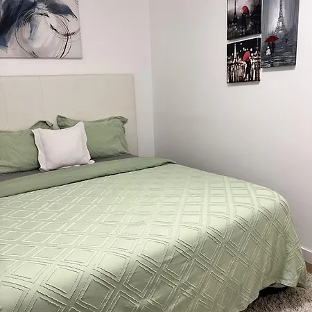 Apartment Elegant Basement In Barrhaven,
