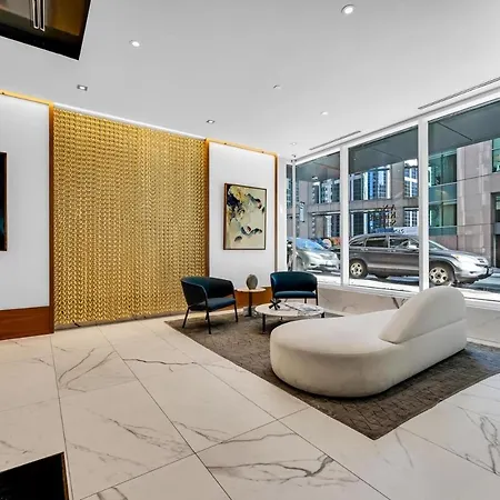 Executive With Parking Dt Apartment *