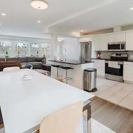 Beautiful Single Family In Apartment