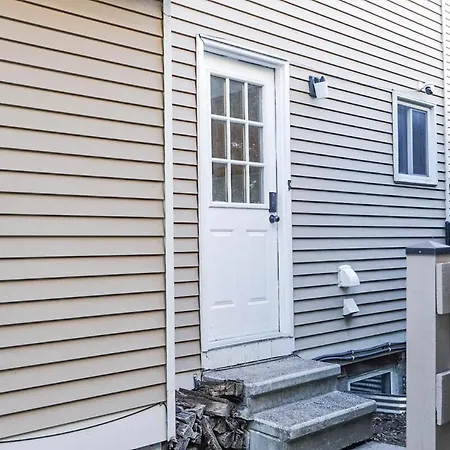 Elegant Basement In Barrhaven, Apartment *