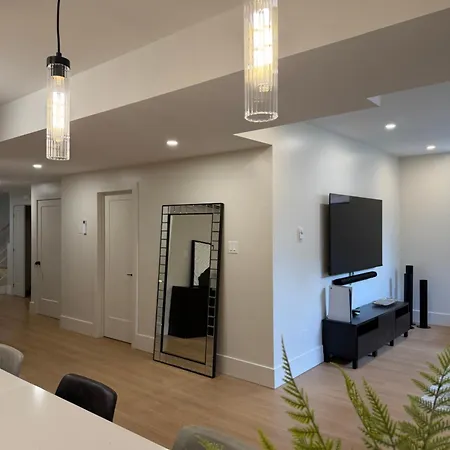 Westboro Hideaway Apartment *