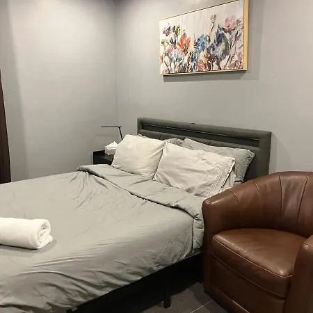 Ideal Monthly Entire Unit 2 Bd 1bh Free Parking Lowertown Apartment