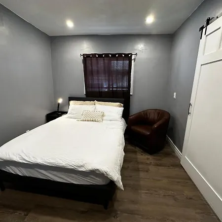 Ideal Monthly Entire Unit 2 Bd 1bh Free Parking Lowertown