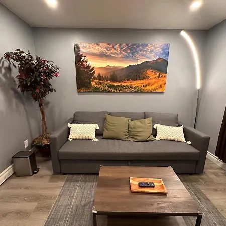 Ideal Monthly Entire Unit 2 Bd 1bh Free Parking Lowertown Apartment *