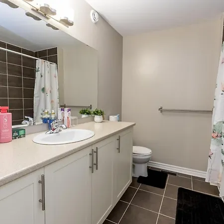 4br Family With Free Parking *