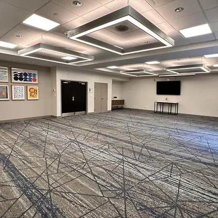 Hotel Express & West - Nepean By Ihg 2*