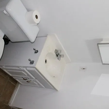 Adib Apartments - 931 Pinecrest Rd, Unit C Ottawa