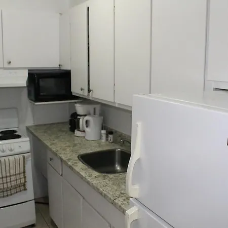Apartment Adib - 2448 Carling Ave, Unit 102