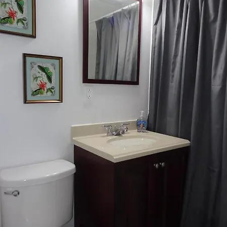 Apartment Adib - 2448 Carling Ave, Unit 300