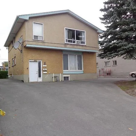 Adib - 2077 Walkley Rd, Unit B2 Apartment Ottawa