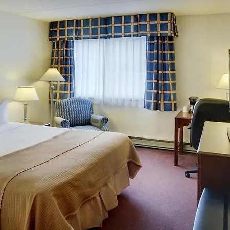 Travelodge By Wyndham East Hotel