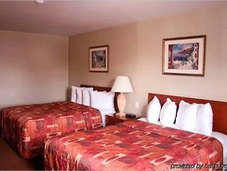 Plaza Downtown 3*