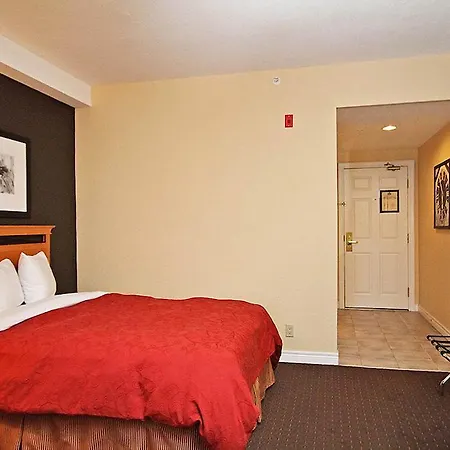 Hotel Fairfield & By Marriott Kanata