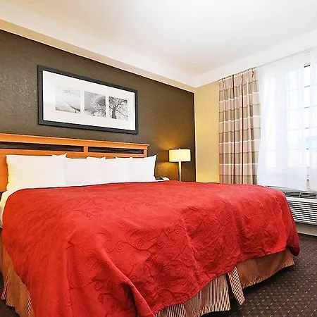Fairfield & By Marriott Kanata Hotel 3*