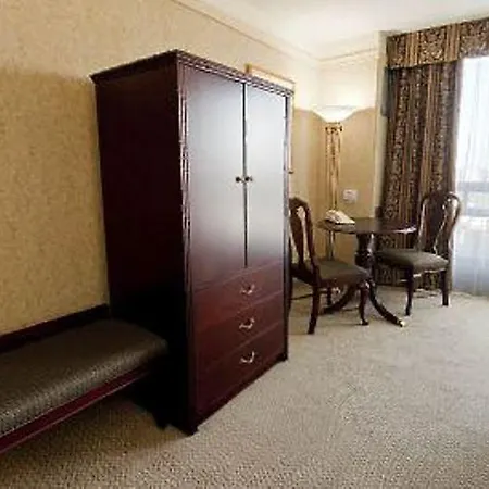 Hotel & Ottawa-downtown