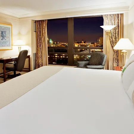 Hotel & Ottawa-downtown