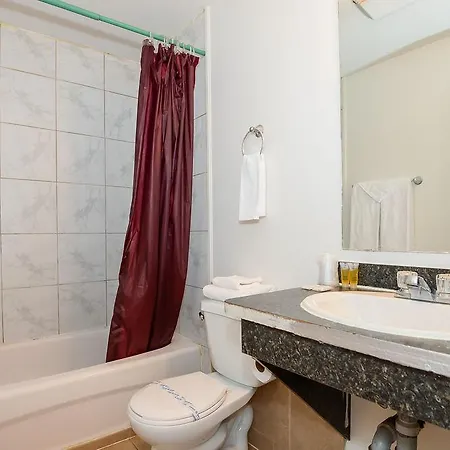 Ottawa Inn Hotel Hotel 2*