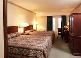 Hotel Travelodge By Wyndham West 3*