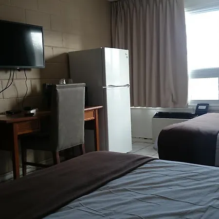 Richmond Plaza Motel *
