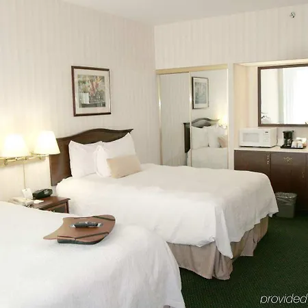 Hotel Hampton By Hilton 3*