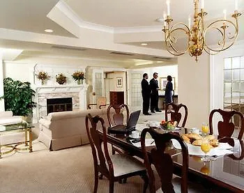 Capital Hill & Hotel 3*