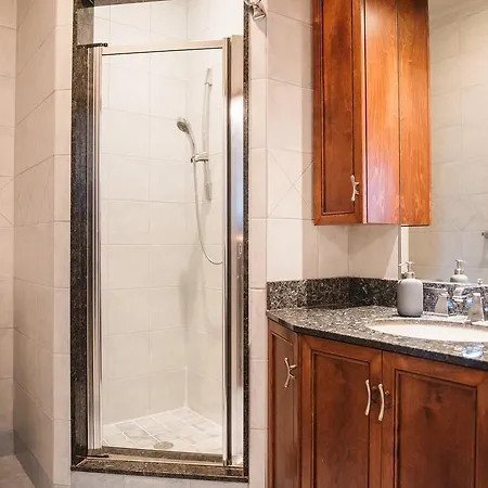 Jstlikehome - Luxury Mansion & Guest house Ottawa
