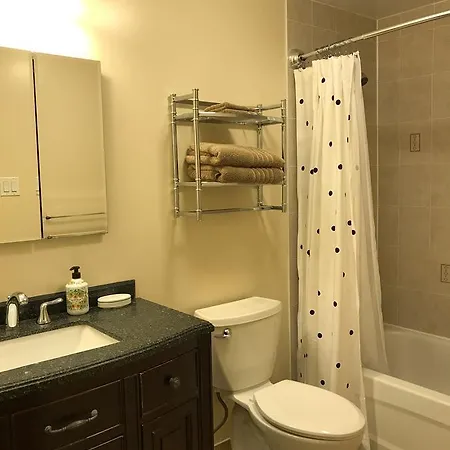 Frank Street Flats Apartment *