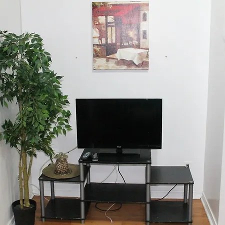 Adib Apartments - 931 Pinecrest Rd, Unit B Apartment Ottawa