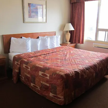 Plaza Downtown Hotel 3*