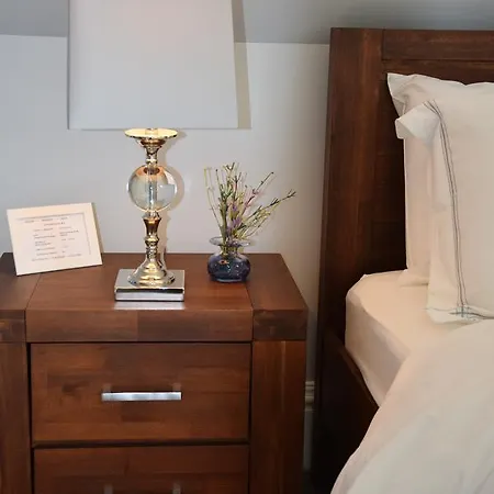 Bed & Breakfast Glencree House *