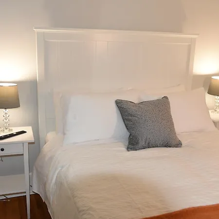 Bed & Breakfast Glencree House