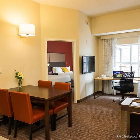 Hotel By Marriott Airport 3*